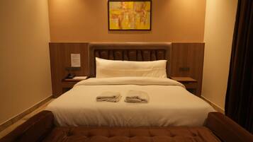 ห้องเอ็กเซกคิวทีฟ, วิวเมือง | โต๊ะทำงาน, พื้นที่ทำงานแบบใช้แล็ปท็อป, ผ้าม่านกันแสง, ห้องเก็บเสียง