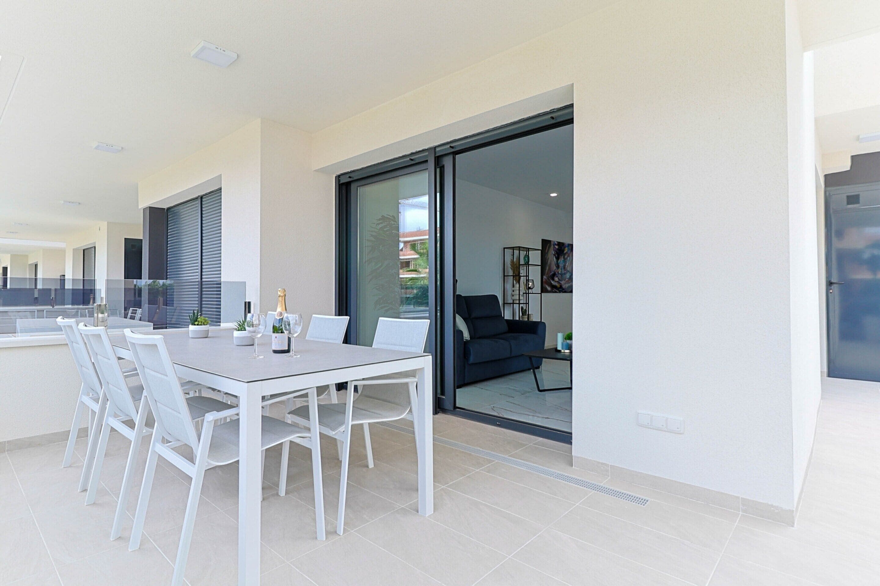 Apartment | Outdoor dining