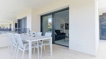 Apartment | Tempat makan luar