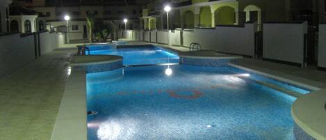 Bungalow | Uima-allas | Ulkouima-allas