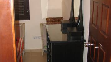 Bungalow | 3 bedrooms, iron/ironing board