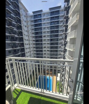 Condo, 2 Bedrooms, City View | Balcony - Stylish Condo Room in Iloilo City With Shared Pool (Iloilo)