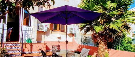 Apartment | Outdoor dining