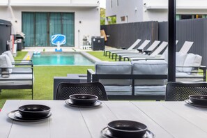 Outdoor pool, a heated pool - Walk to Design District Hotspots, Two Villas & Private Pools, Paris/Havana Art (Miami)