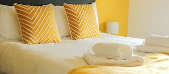 Register House - 4 bed 1 bath