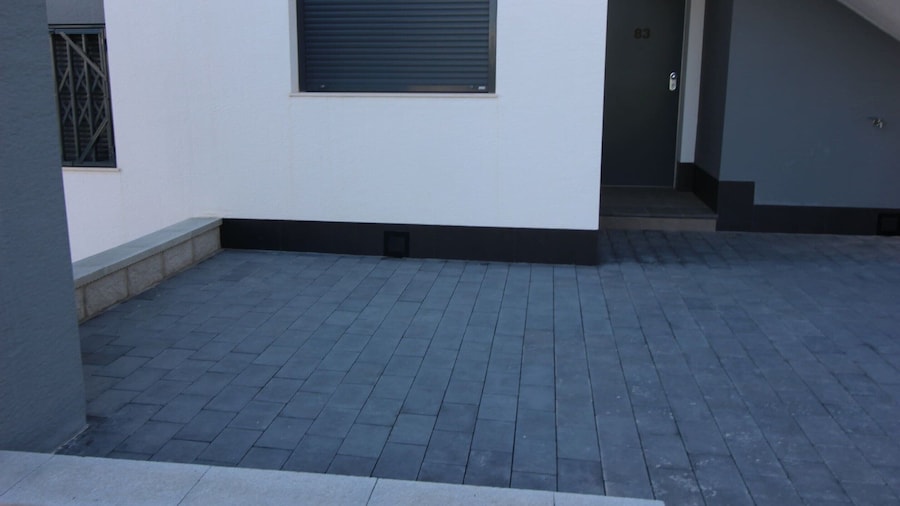 Modern Apartment in Oasis Beach