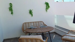 Apartment | Outdoor dining - Central Riverside Apartment for Couple (Ayamonte)