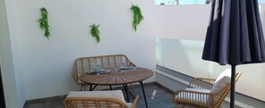 Apartment | Outdoor dining