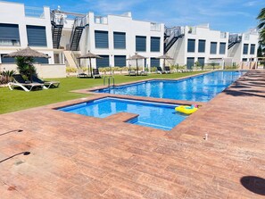 Pool - Apartment in Torrevieja for 5 Guests (Torrevieja)