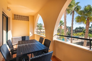 Leilighet | Utendørsservering