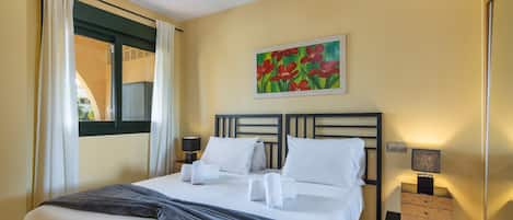 Apartment | 2 bedrooms, iron/ironing board