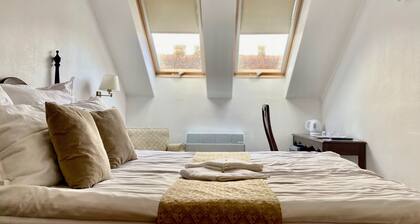 Cozy room right next to the Opera in the heart of Budapest