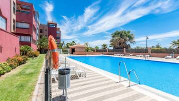 Appartement | Zwembad | Een buitenzwembad