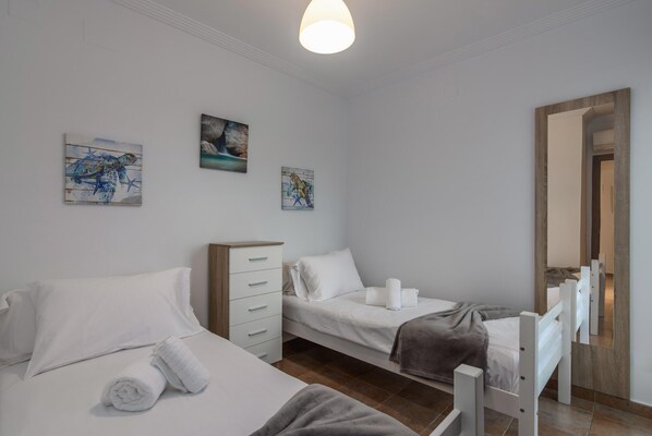 Apartment | 3 bedrooms, iron/ironing board