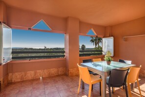 Apartment | Dining