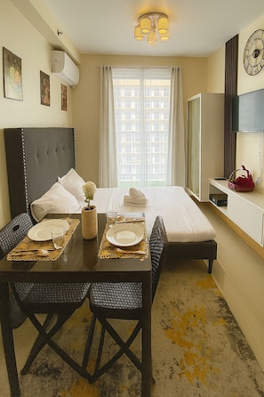 Condo, 1 Bedroom, Accessible | Dining room - Panoramic Pool Views in Luxurious Lapu-lapu City Condo (Lapu-Lapu)