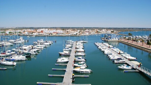 Apartment | Exterior - Coastal Apartment in Punta del Moral (Ayamonte)