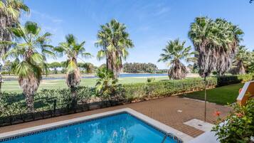 Appartement | Zwembad | Een buitenzwembad