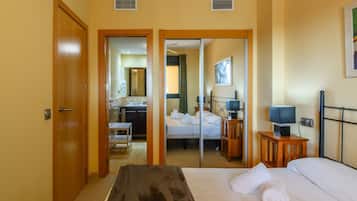 2 chambres, fer et planche Ă repasser