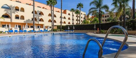 Apartment | Pool | Outdoor pool