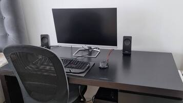 客房, 2 间卧室, 阳台 | 起居区