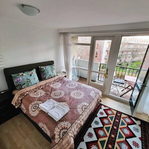Room, 2 Bedrooms, Balcony