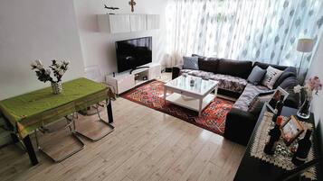 Room, 2 Bedrooms, Balcony | Living room