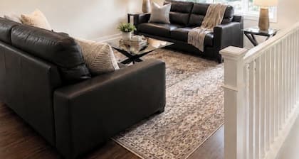 Quiet 2BR for Workers-Fast WiFi-Parking-Self Check-in