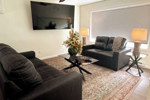 Cozy & Quiet • 2BR Near Dining