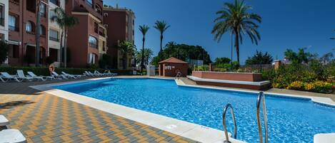 Huoneisto | Uima-allas | Ulkouima-allas