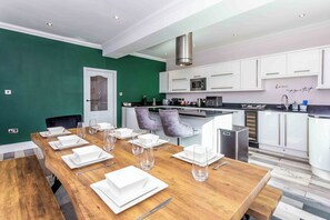 Repas dans la chambre