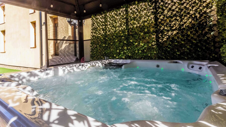 Elderberry Hall - 7 Bed