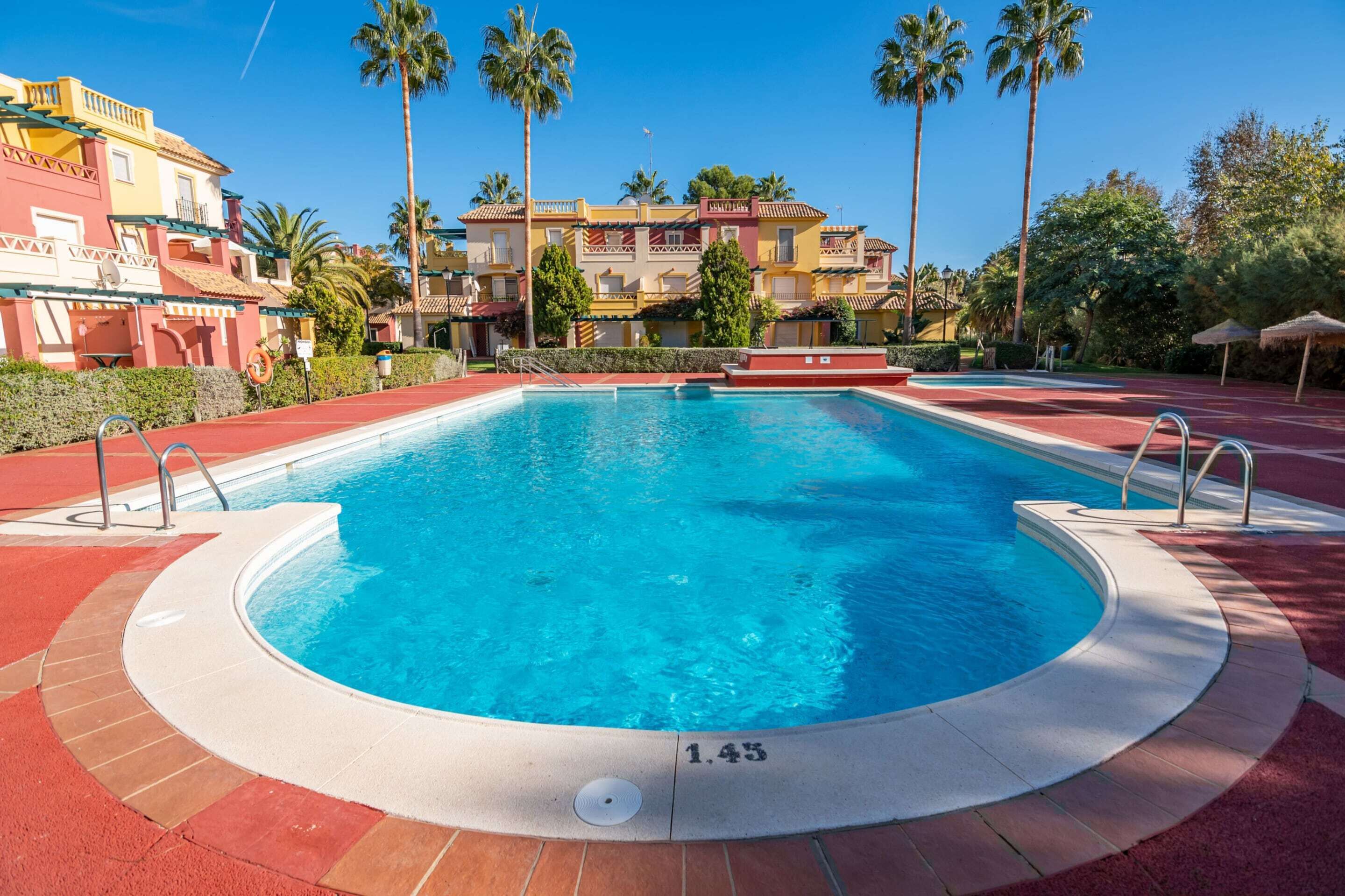 Apartment | Pool | Outdoor pool