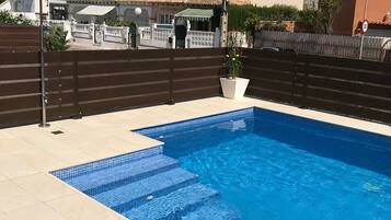 Chalet | Pool | Indoor pool, outdoor pool