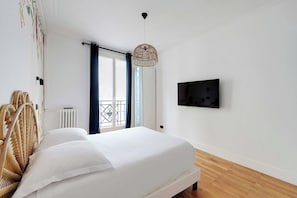 Apartment | 1 bedroom, laptop workspace, iron/ironing board, bed sheets