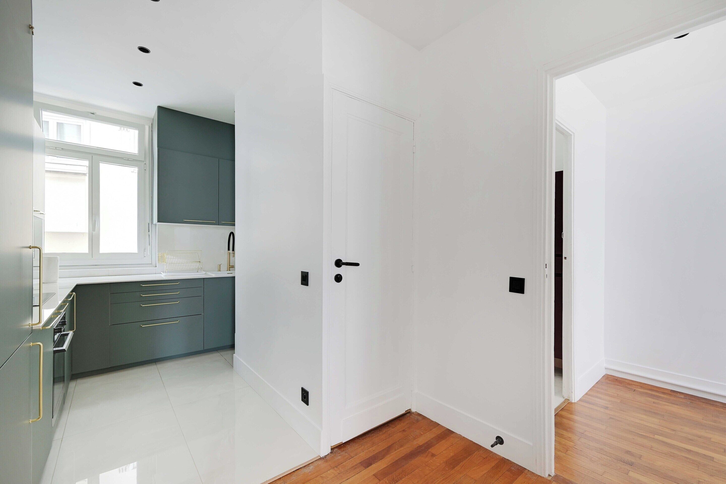 Apartment | Private kitchen | Fridge, microwave, oven, stovetop