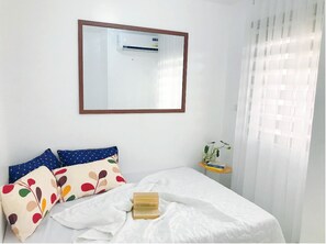 2 bedrooms, iron/ironing board, WiFi, bed sheets