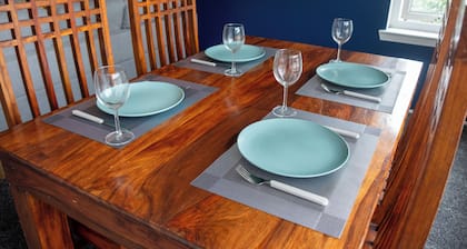 Modern Unit Cook Work in Comfort