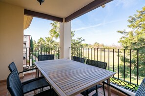 Leilighet | Utendørsservering