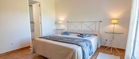 Appartement | 2 chambres, fer et planche Ă repasser