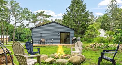 Peaceful cottage retreat near Saratoga Springs, Adirondacks & local lakes