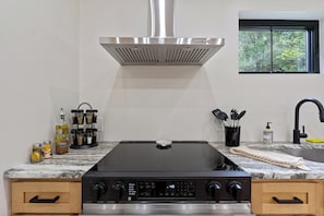 Microondas, horno y parrilla de estufa