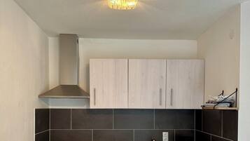 Kühlschrank, Ofen, Herdplatte, Geschirrspüler