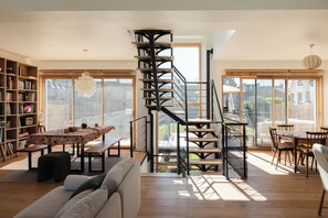 Interior - Spacious Family Home. Private Spa & Enclosed Garden. Village Center,Near Beaches (Plouescat)