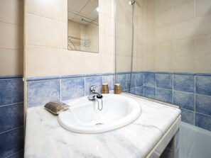Apartment | Bilik Mandi | Pengering rambut 