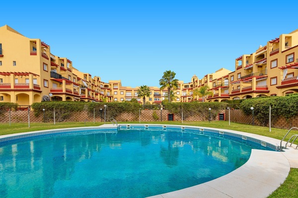 Apartment | Pool | Outdoor pool