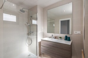Apartment | Bathroom | Hair dryer - Spacious, Family-friendly Apartment (Ayamonte)