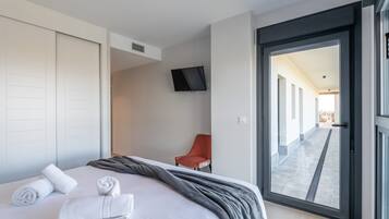 3 bedrooms, iron/ironing board