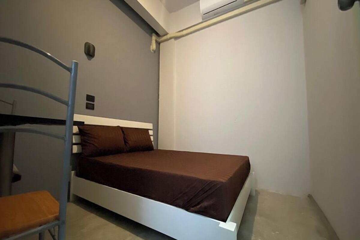 Single Room | Desk, free WiFi