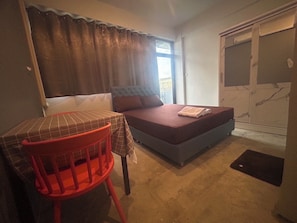 Basic Single Room, City View | Desk, free WiFi